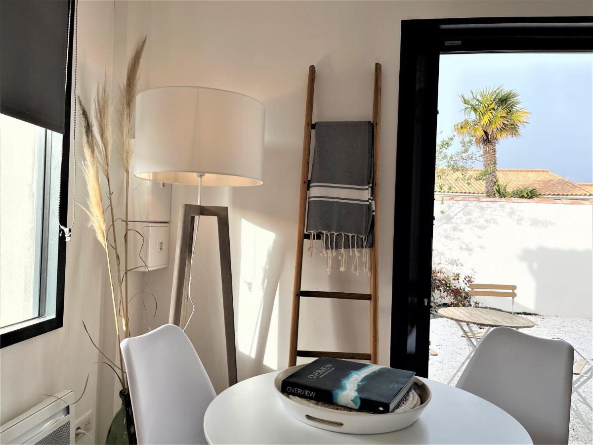Maisonnette A Proximite Plage Et Port De St-Martin Saint-Martin-de-Re Exterior photo